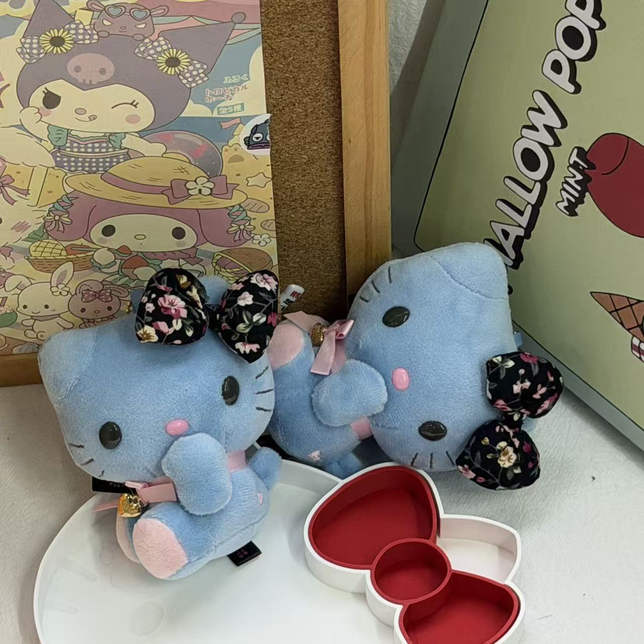 Porte-clés en peluche Hello Ki - Good Floral & Wedding Decor Supply Photos avis et prix